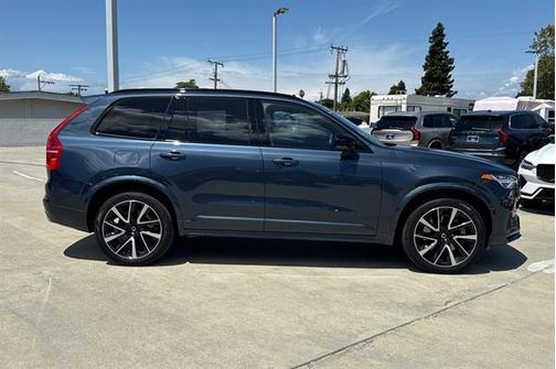 Denim Blue Metallic 2023 Volvo XC90 Recharge Plug-In Hybrid T8 Ultimate Dark Theme 7-Seater