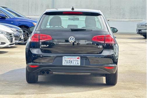 2016 Volkswagen Golf TSI S 4-Door