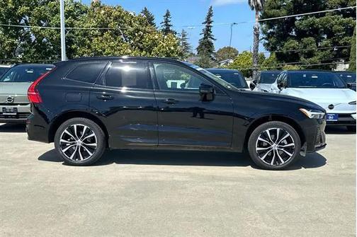 2025 Volvo XC60 B5 Plus