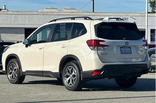 2022 Subaru Forester Premium