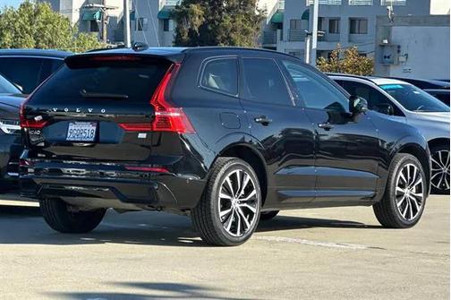 2023 Volvo XC60 Recharge Plug-In Hybrid T8 Plus Dark Theme
