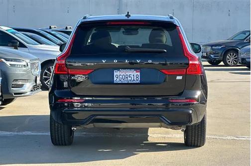 2023 Volvo XC60 Recharge Plug-In Hybrid T8 Plus Dark Theme