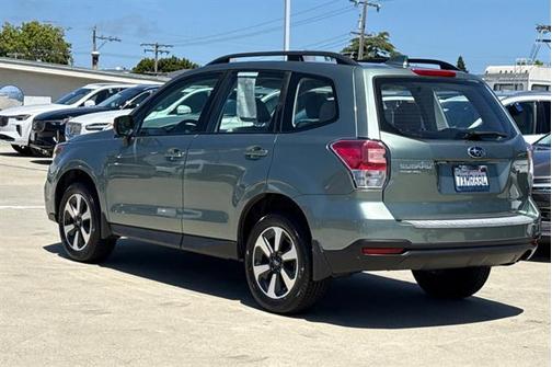Jasmine Green Metallic 2017 Subaru Forester 2.5i