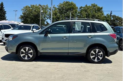 Jasmine Green Metallic 2017 Subaru Forester 2.5i