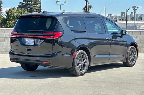 2021 Chrysler Pacifica Touring L