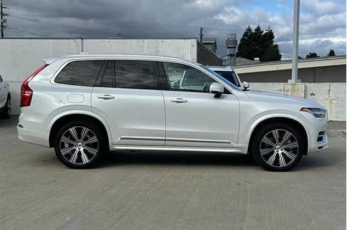 2025 Volvo XC90 Plug-In Hybrid T8 Ultra 7-Seater