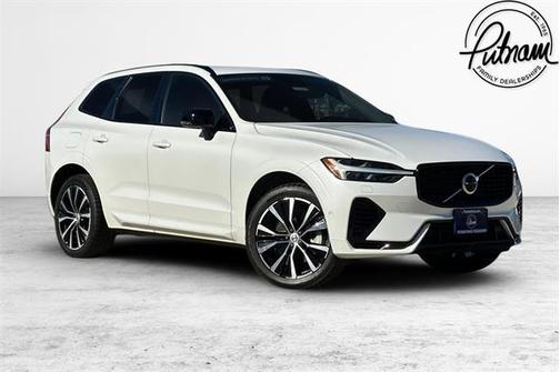 2023 Volvo XC60 Recharge Plug-In Hybrid T8 Plus Dark Theme