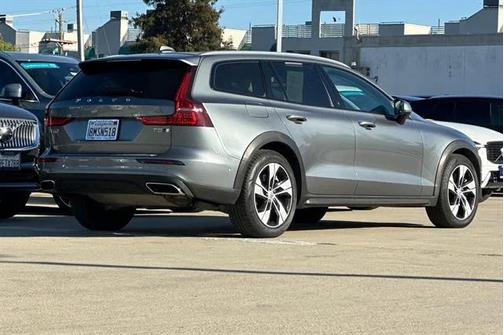 2020 Volvo V60 Cross Country T5