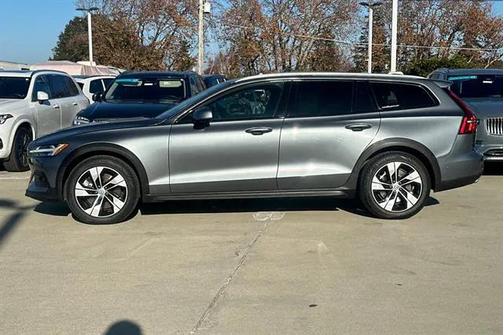 2020 Volvo V60 Cross Country T5