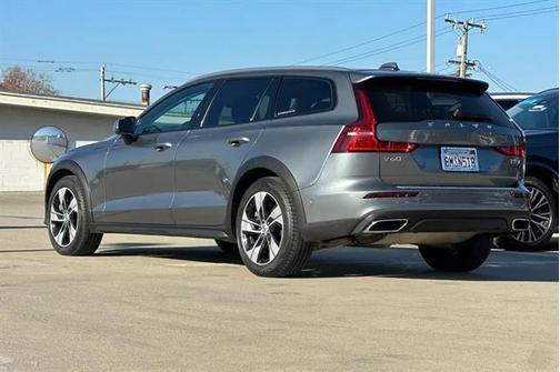 2020 Volvo V60 Cross Country T5