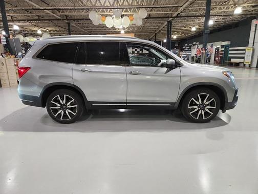 2020 Honda Pilot Touring 8-Passenger