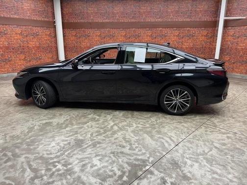 2022 Lexus ES 250 Luxury