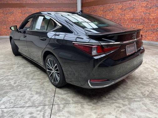 2022 Lexus ES 250 Luxury