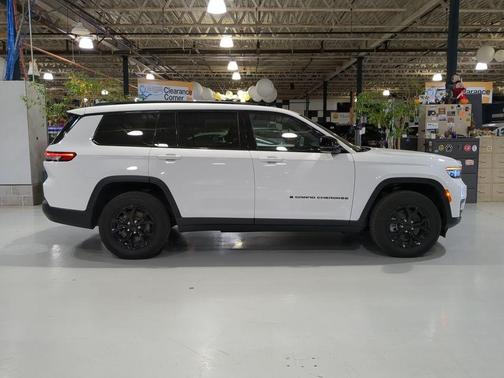 2025 Jeep Grand Cherokee L Laredo