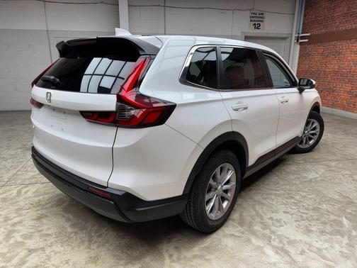 White 2023 Honda CR-V EX-L