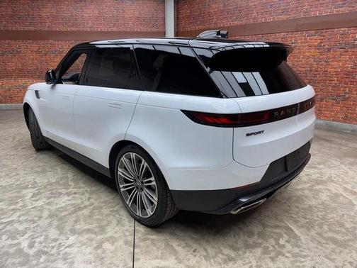 2025 Land Rover Range Rover Sport P360 SE