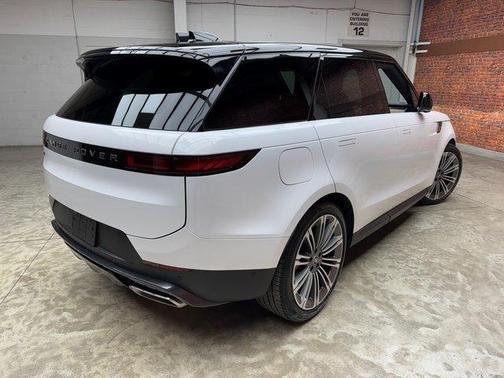 2025 Land Rover Range Rover Sport P360 SE