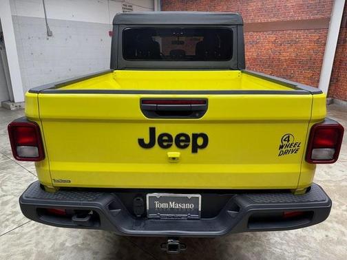 2023 Jeep Gladiator Sport