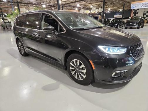2022 Chrysler Pacifica Hybrid Touring L