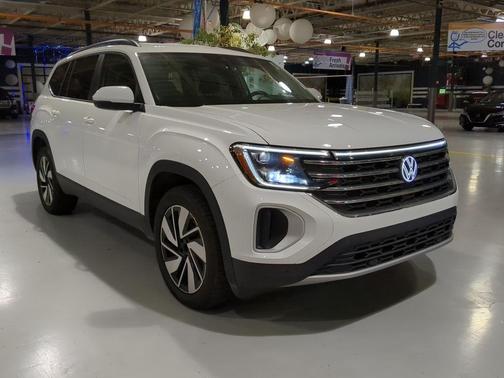 Pure White 2025 Volkswagen Atlas 2.0T SE