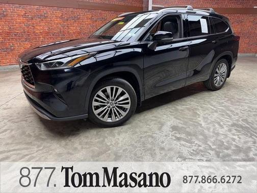 2023 Toyota Highlander Platinum