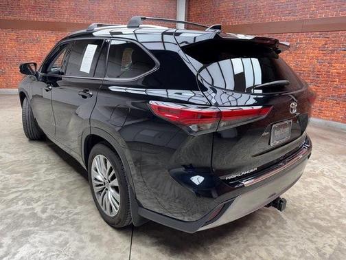 2023 Toyota Highlander Platinum