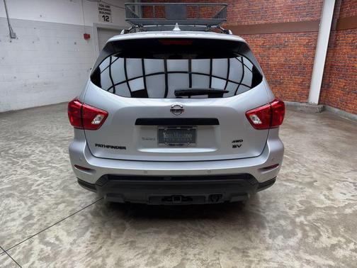Brilliant Silver Metallic 2020 Nissan Pathfinder SV