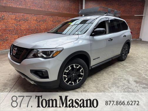 Brilliant Silver Metallic 2020 Nissan Pathfinder SV