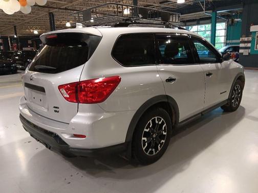 Brilliant Silver Metallic 2020 Nissan Pathfinder SV