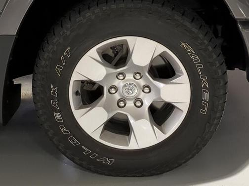 Crystal Metallic 2019 RAM 1500 Laramie
