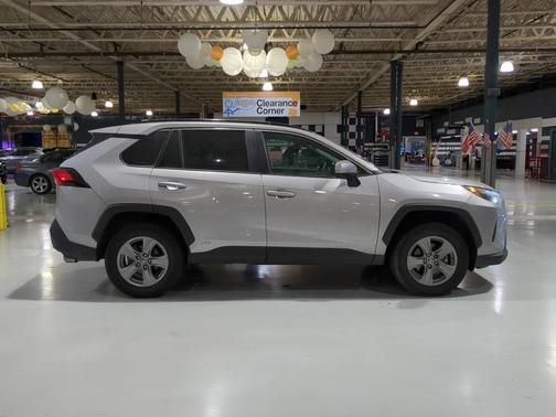 2022 Toyota RAV4 Hybrid XLE