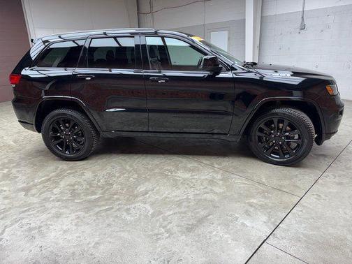 2022 Jeep Grand Cherokee WK Laredo