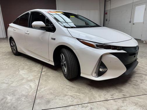 Blizzard Pearl 2019 Toyota Prius Prime Advanced