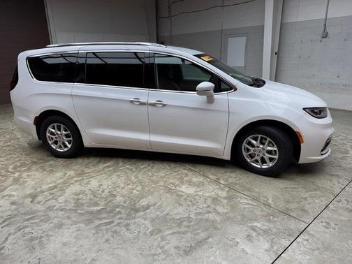 2021 Chrysler Pacifica Touring-L