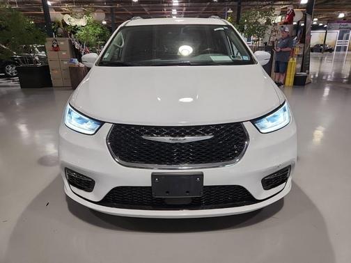 2021 Chrysler Pacifica Touring-L