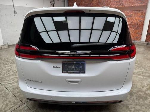 2021 Chrysler Pacifica Touring-L