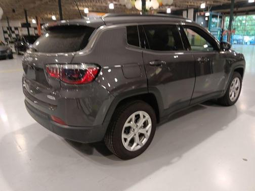Metallic 2024 Jeep Compass Latitude