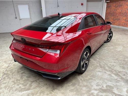 2023 Hyundai ELANTRA HEV Limited