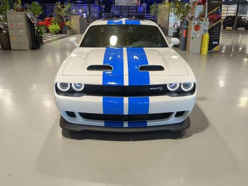 White Knuckle Clearcoat 2023 Dodge Challenger SRT Hellcat