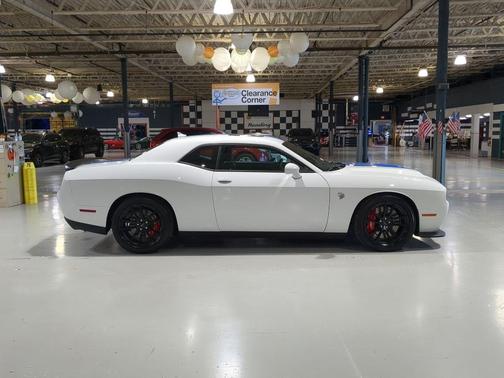 White Knuckle Clearcoat 2023 Dodge Challenger SRT Hellcat
