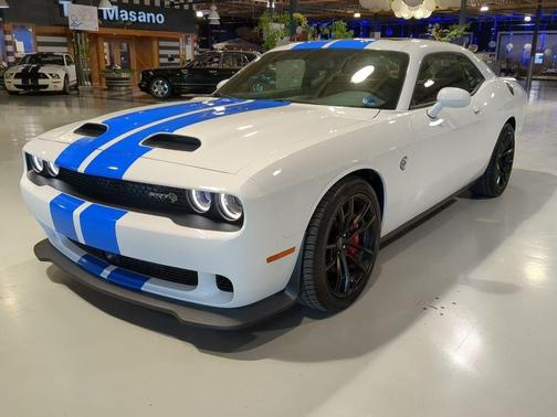 White Knuckle Clearcoat 2023 Dodge Challenger SRT Hellcat
