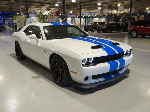 White Knuckle Clearcoat 2023 Dodge Challenger SRT Hellcat