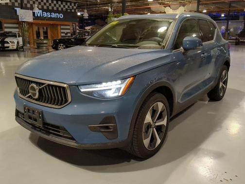 Blue 2024 Volvo XC40 B5 Plus Bright Theme