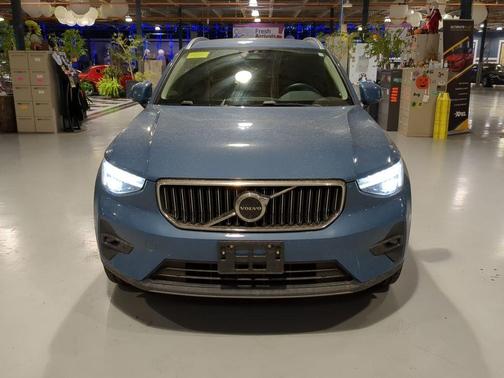 Blue 2024 Volvo XC40 B5 Plus Bright Theme