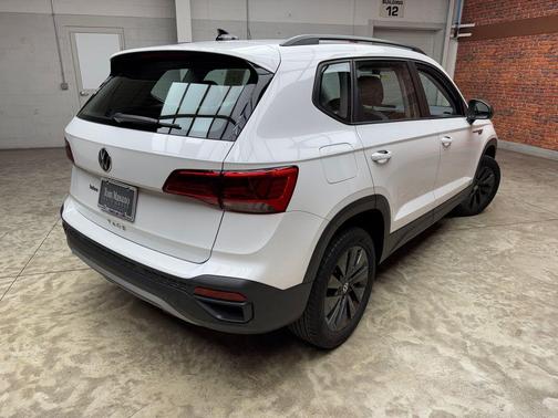 Pure White 2023 Volkswagen Taos 1.5T S