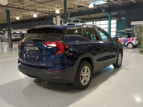 2022 GMC Terrain SLE