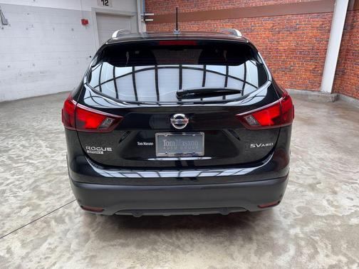 Magnetic Black 2019 Nissan Rogue Sport SV