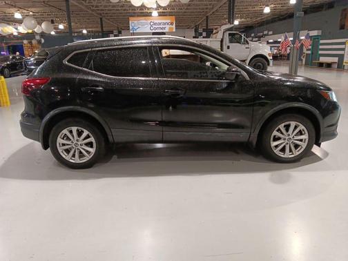 Magnetic Black 2019 Nissan Rogue Sport SV
