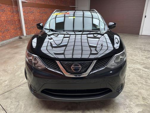 Magnetic Black 2019 Nissan Rogue Sport SV