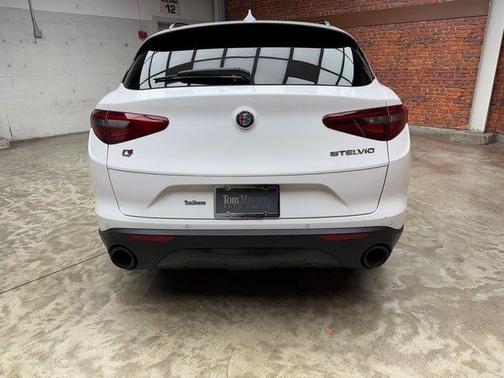 2022 Alfa Romeo Stelvio Sprint